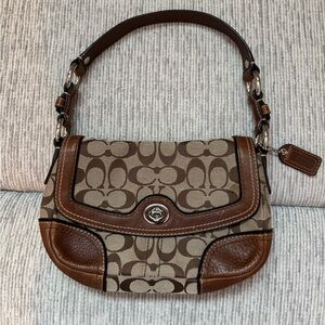 Coach C0794-10983 - Chelsea Signature Vintage, Hobo Shoulder Handbag Purse Y2K